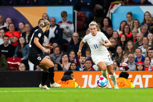Lauren Hemp of England