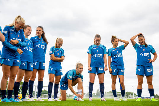 Ada Hegerberg and players of the Norwegian national