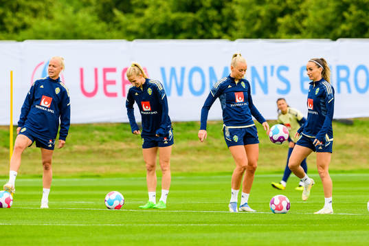 Caroline Seger, Sofia Jakobsson, Stina Blackstenius and