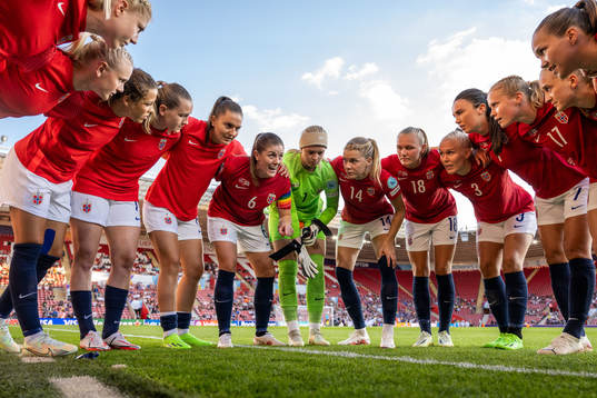 Sophie Román Haug, Karina Sævik, Celin Bizet Ildhusøy,