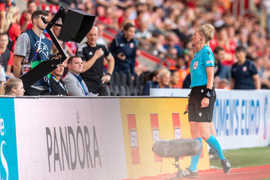 VAR review by referee Lina Lehtovaara
