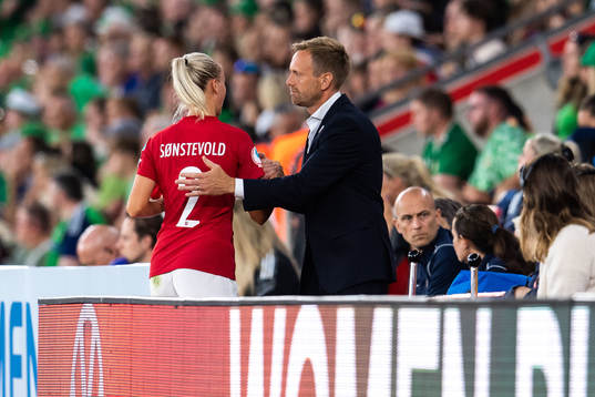 Anja Sønstevold and head coach Martin Sjögren of Norway