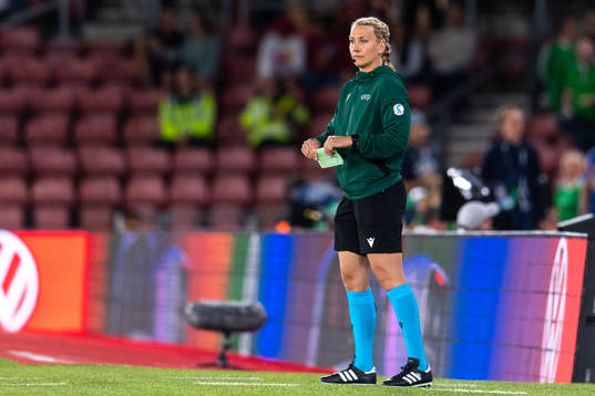 Fourth referee Tess Olofsson