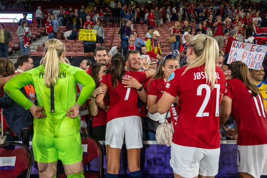 Goalkeeper Guro Pettersen, Ingrid Syrstad Engen and Anna