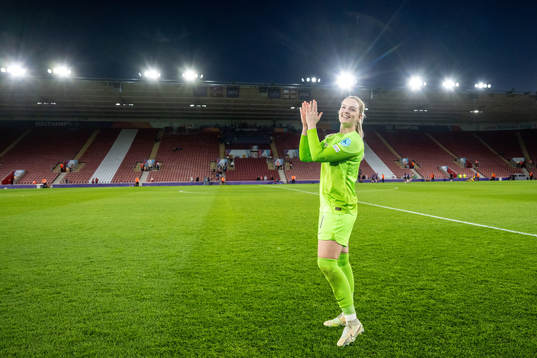 i220707 Goalkeeper Guro Pettersen of Norway celebrates