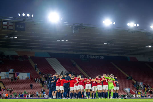 Players of Norway celebrate