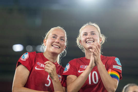 Guro Bergsvand and Caroline Graham Hansen of Norway