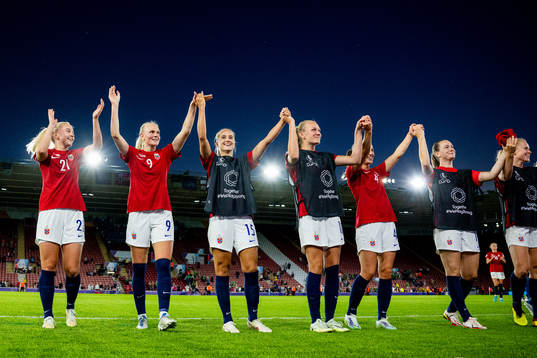 Anna Jøsendal, Karina Sævik, Amalie Eikeland, Frida