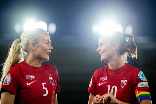 Guro Bergsvand and Caroline Graham Hansen of Norway