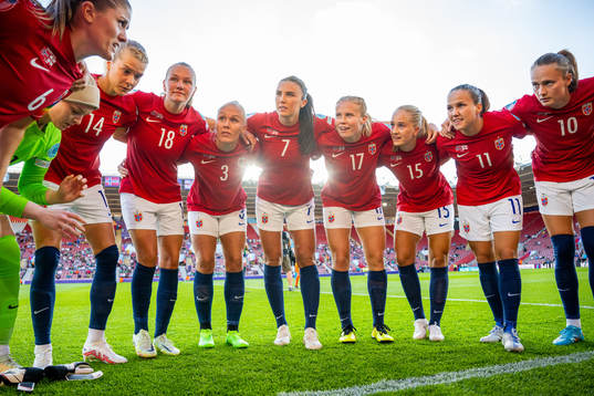 Maren Mjelde, goalkeeper Guro Pettersen, Ada Hegerberg,