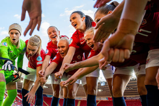 Goalkeeper Guro Pettersen, Ada Hegerberg, Frida Maanum,