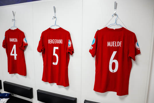 The kits of Tuva Hansen, Guro Bergsvand and Maren Mjelde of