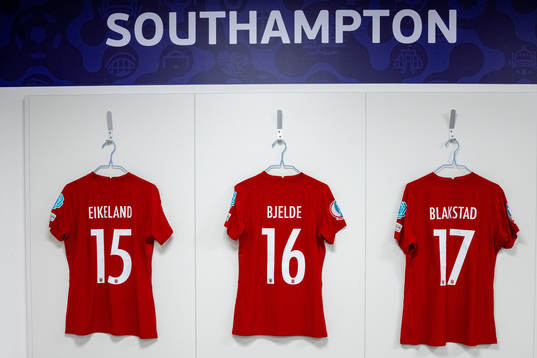 The kits of Amalie Eikeland, Thea Bjelde and Julie Blakstad
