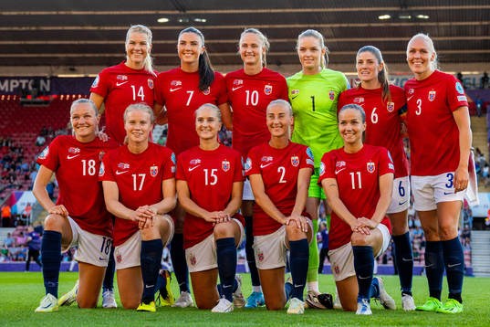 The starting eleven of Norway pose for a team photo