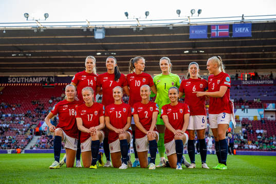 The starting eleven of Norway pose for a team photo