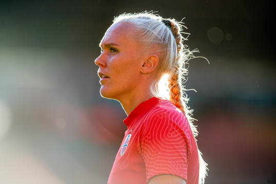 Maria Thorisdottir of Norway warms up