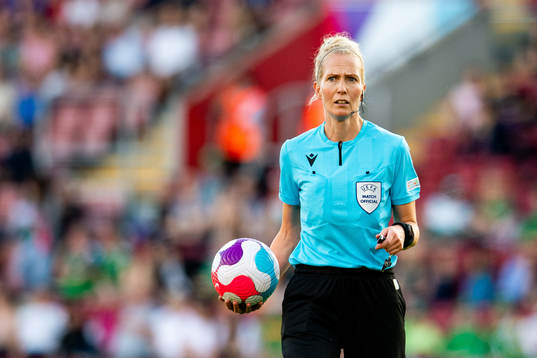 Referee Lina Lehtovaara