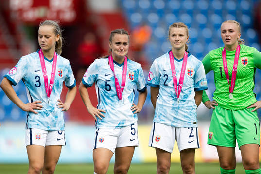 Selma Pettersen , Selma Løvås , Thea Sørbo and