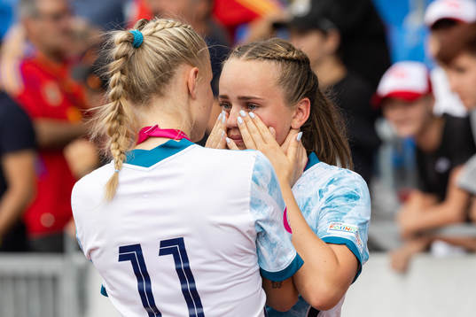 Thea Kyvåg and Selma Løvås of Norway look dejected