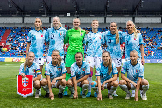 Players of Norway pose for a team photo