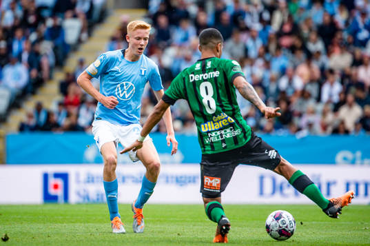 Malmö FFs Hugo Larsson mot Varbergs Luke Le Roux