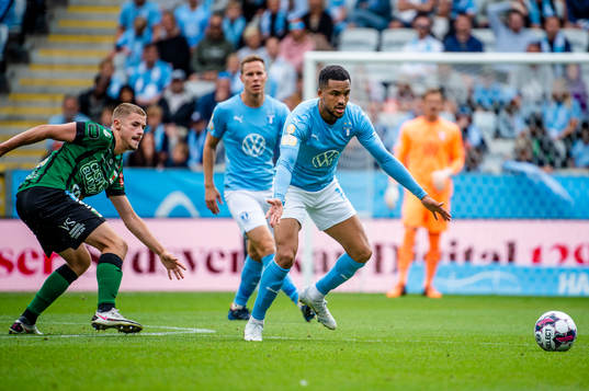 Malmö FFs Martin Olsson mot Varbergs Oliver Alfonsi