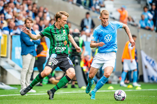 Varbergs Alexander Johansson mot Malmö FFs Felix Beijmo