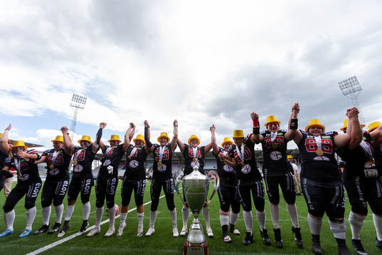 Carlstad Crusaders spelare jublar