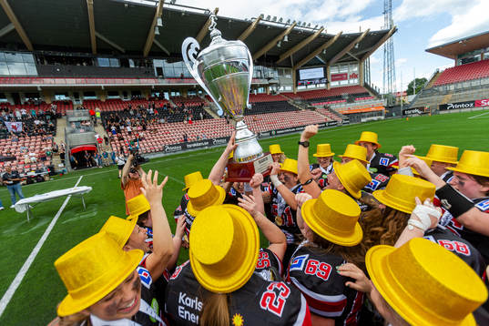 Carlstad Crusaders spelare jublar