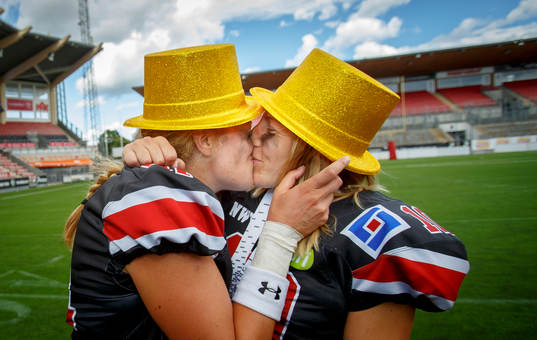 Carlstad Crusaders dam Nathalie Bengtsson och Therese