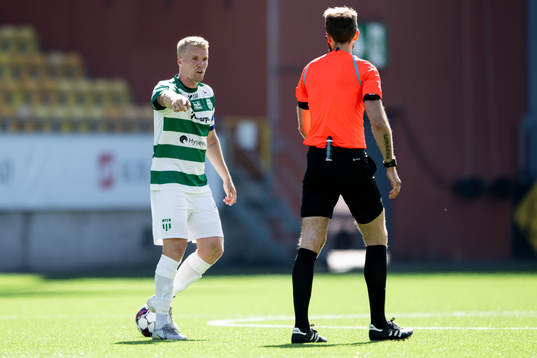 Västerås Simon Johansson reagerar
