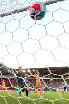 Lina Hurtig of Sweden celebrates the 0-1 goal by Jonna