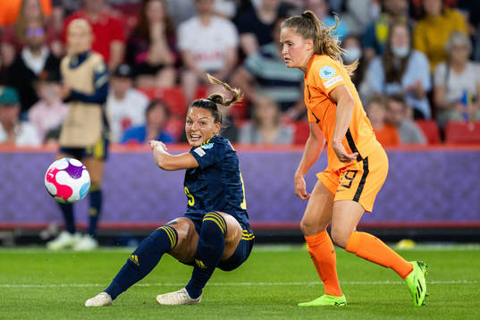 Johanna Rytting Kaneryd of Sweden and Marisa Olislagers of