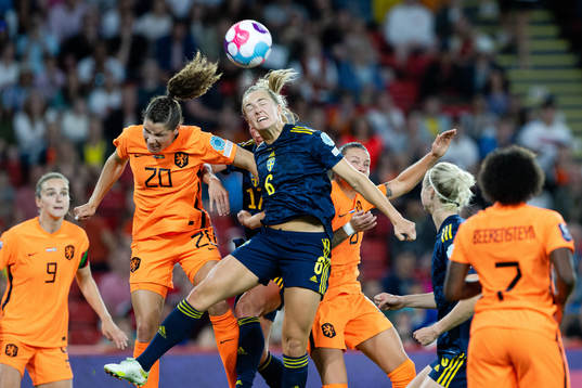 Dominique Janssen of Netherlands and Magdalena Eriksson of