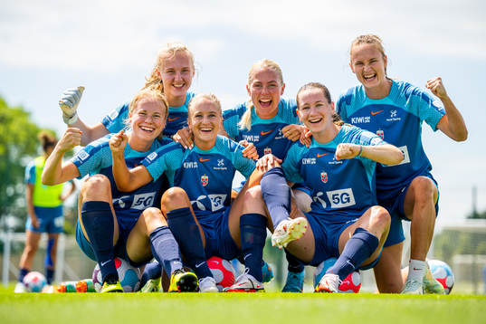 Julie Blakstad, goalkeeper Sunniva Skoglund, Amalie