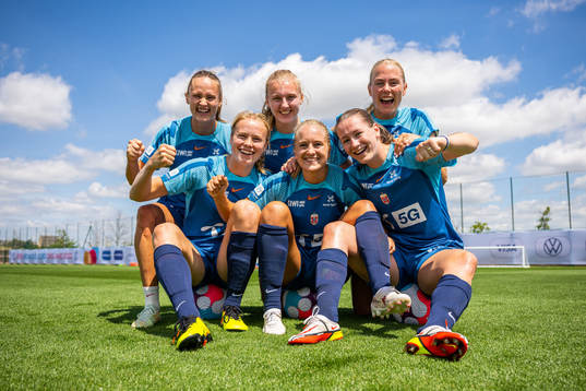 Caroline Graham Hansen, Julie Blakstad, goalkeeper Sunniva