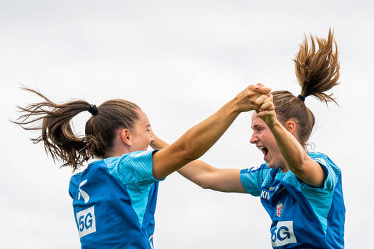 Vilde Bøe Risa and Caroline Graham Hansen of the Norwegian