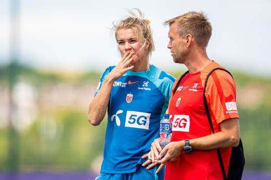 Ada Hegerberg and Martin Sjögren, head coach of the