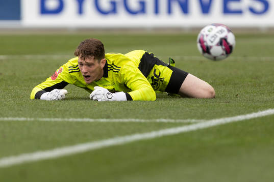 Östersunds målvakt Andrew Mills deppar