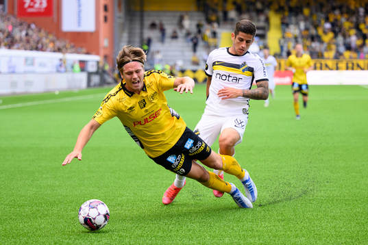  Elfsborgs Oliver Zanden och AIKs Nicolas Stefanelli