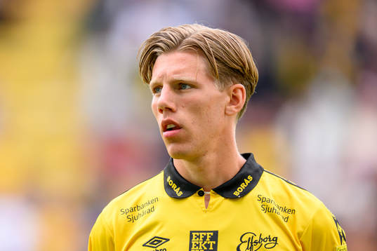 Elfsborgs Noah Söderberg vid lineup innan fotbollsmatchen
