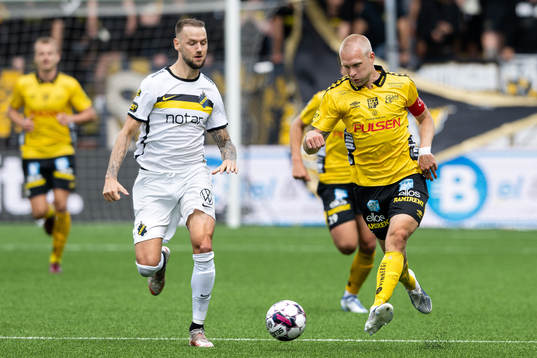 AIKs Alexander Milosevic och Elfsborgs Johan Larsson