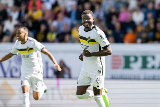 AIKs Benjamin Mbunga Kimpioka jublar