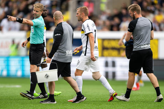 AIKs Sebastian Larsson lämnar planen