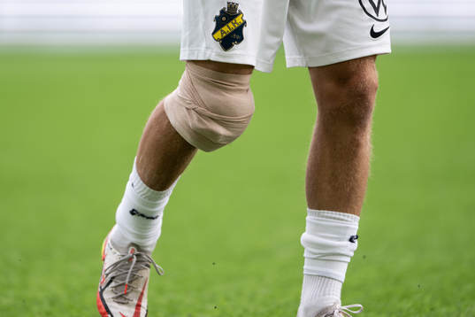 AIKs Sebastian Larsson lindade knä