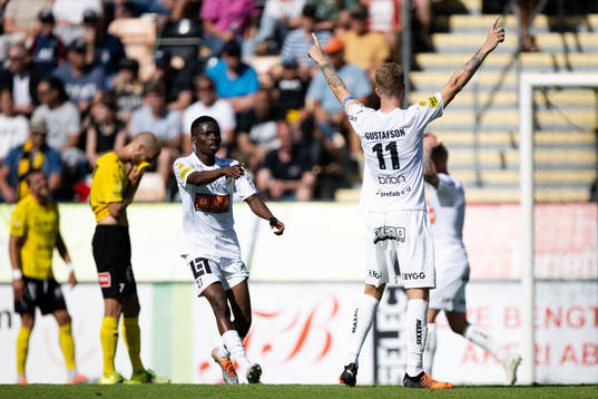 Häckens Samuel Gustafson jublar