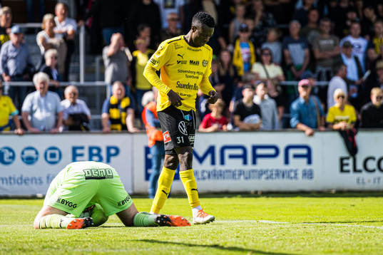 Mjällbys Chibuike Silas Nwankwo deppar