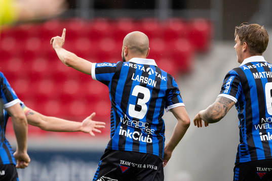 Sirius Karl Larson jublar