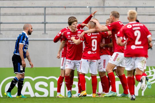 Kalmars Oliver Berg jublar