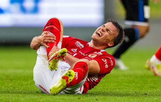 Kalmars Simon Skrabb har ont